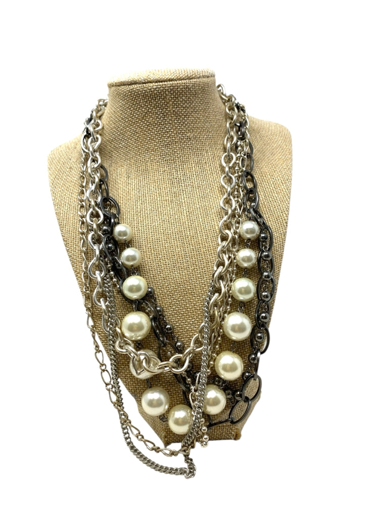 SIMPLY VERA NECKLACE W