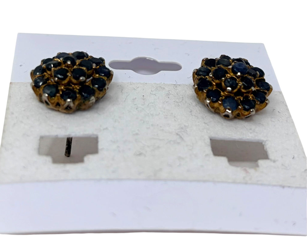 Size PIERCED EARRINGS