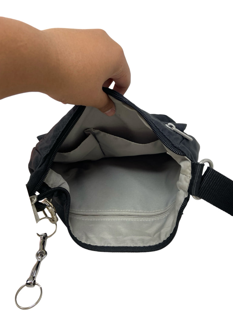 BAGGALLINI Size medium CROSSBODY W