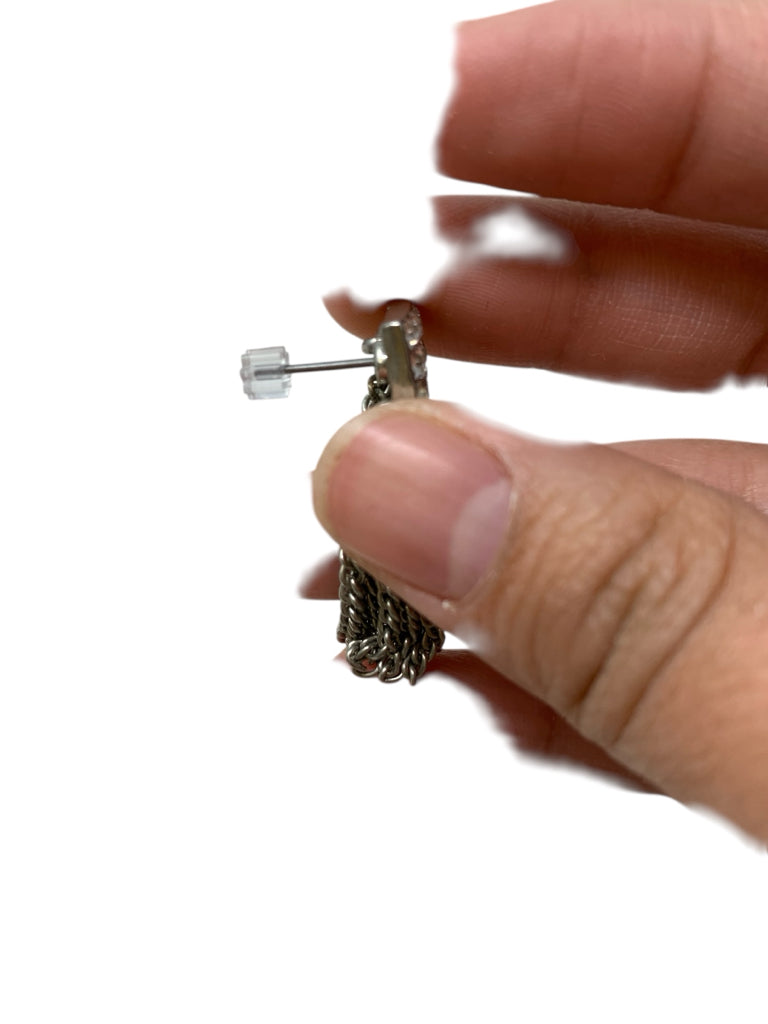 Size PIERCED EARRINGS