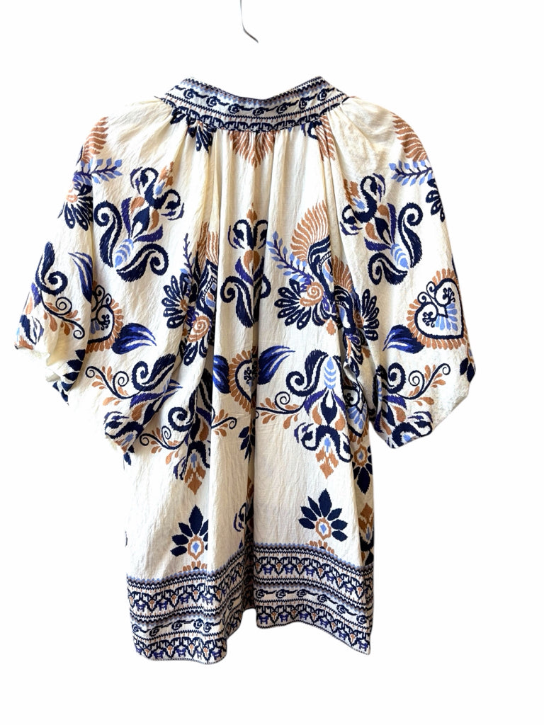 UMGEE Size medium TOP  W
