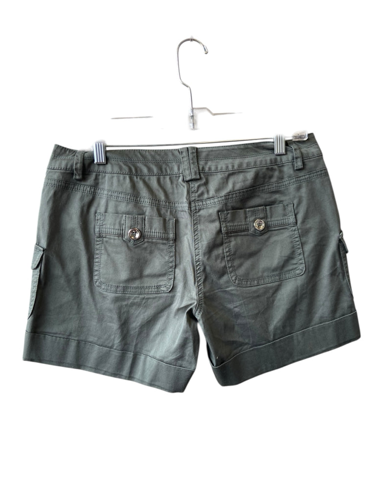 WHITE HOUSE BLACK MARKET Size 6 SHORT W