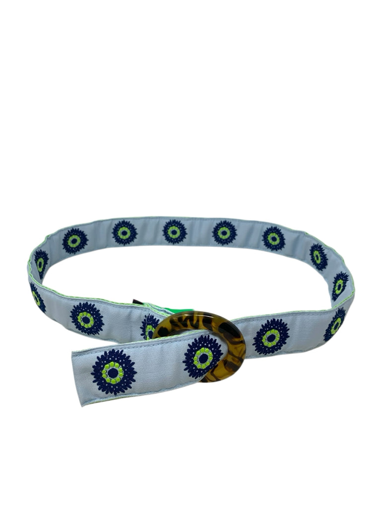 small BELT W