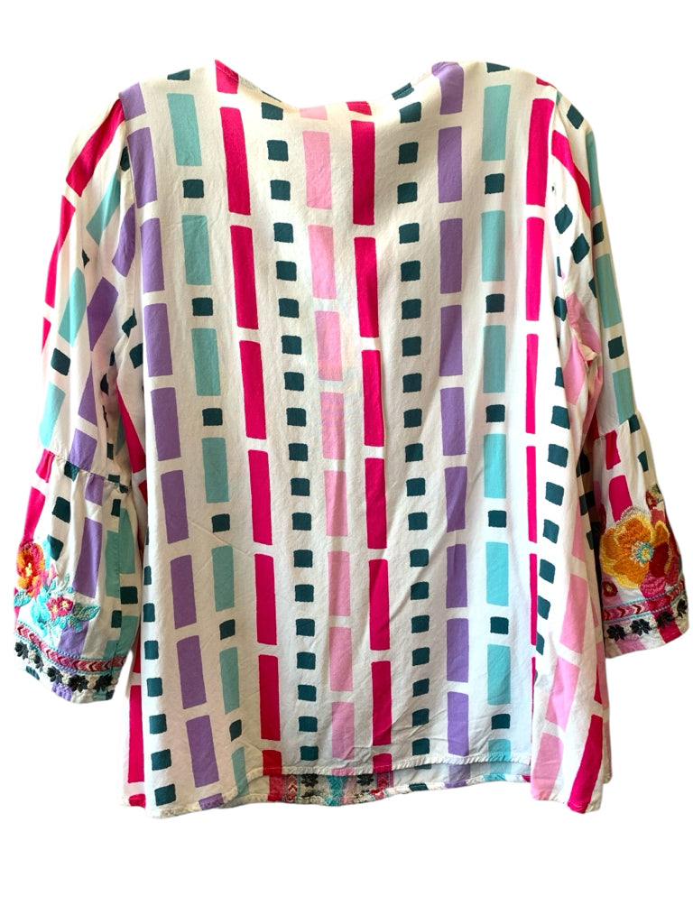 SAVANNA JANE  large TOP  W