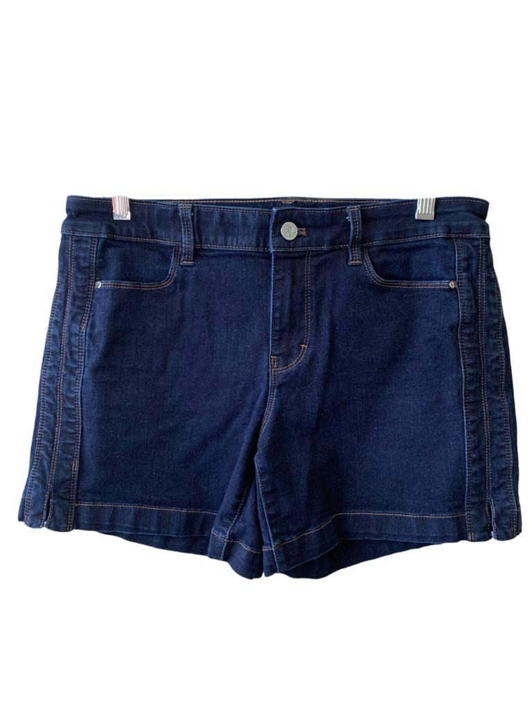 WHITE HOUSE BLACK MARKET  6 SHORT W