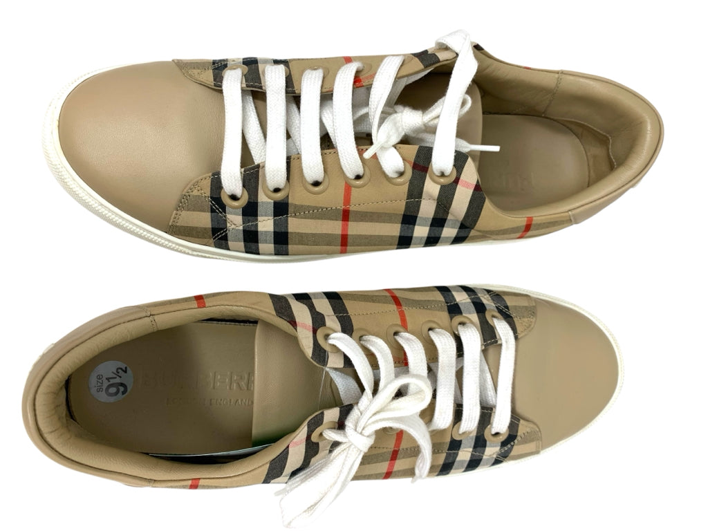 BURBERRY  9.5 SNEAKERS W