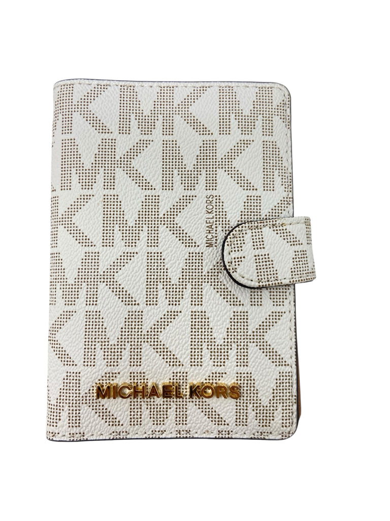MICHAEL KORS Size medium CASE