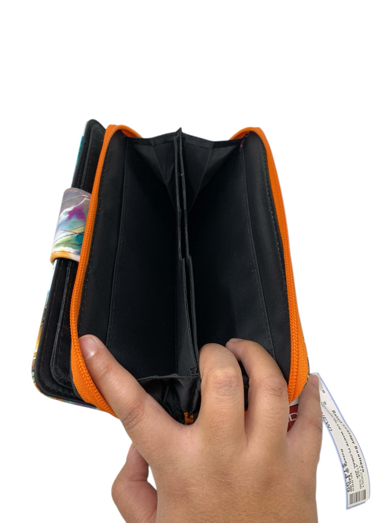 MUNDI  NEW! WRISTLET