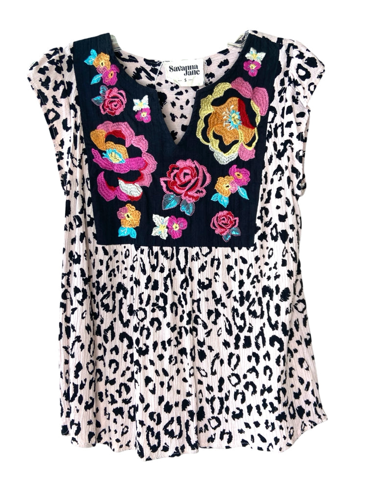 SAVANNA JANE Size small TOP W