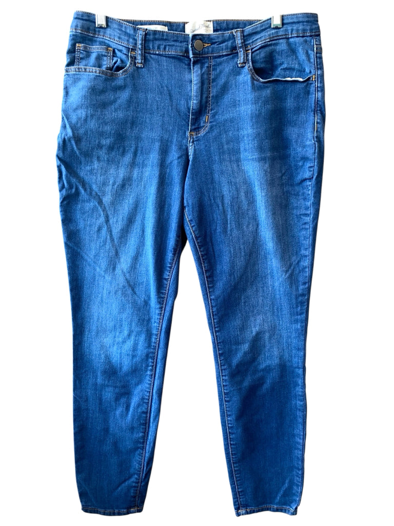 UNIVERSAL THREADS  12 JEANS W