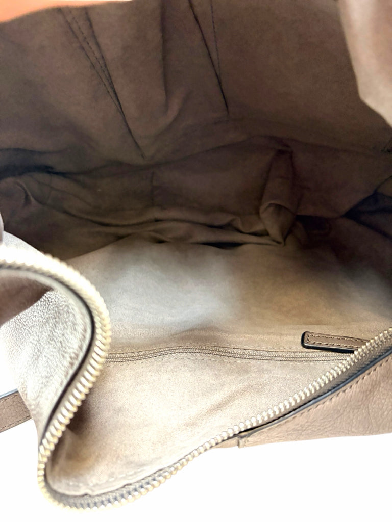 VINCE CAMUTO Size large PURSE W