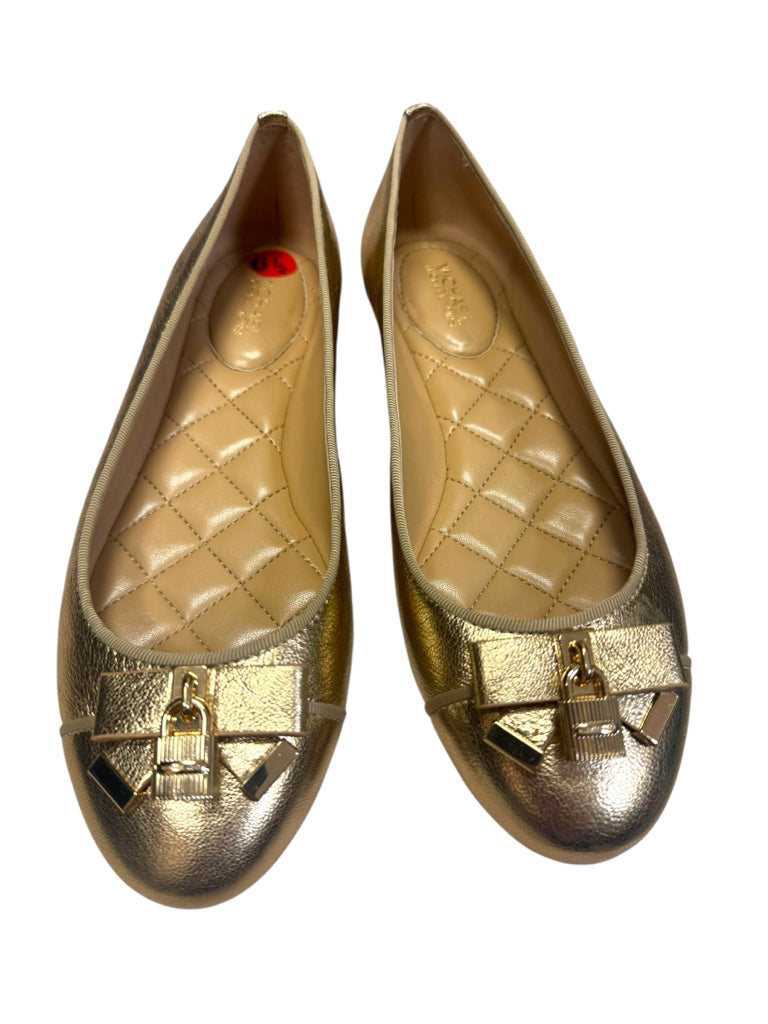 MICHAEL KORS Size 6.5 FLAT W