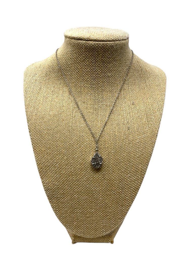 KENDRA SCOTT NECKLACE W