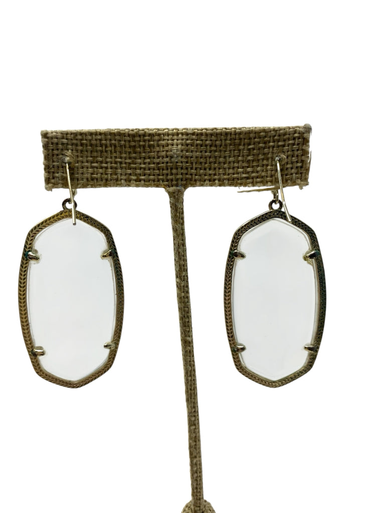 KENDRA SCOTT  PIERCED EARRINGS