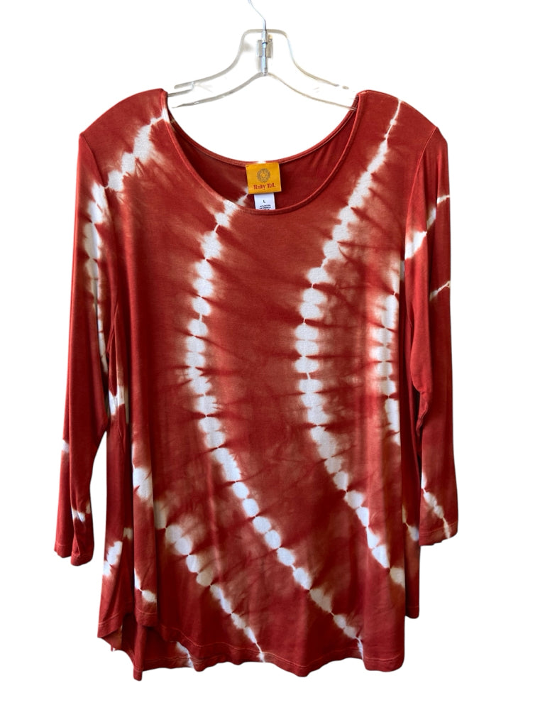 RUBY RD. Size large TOP W