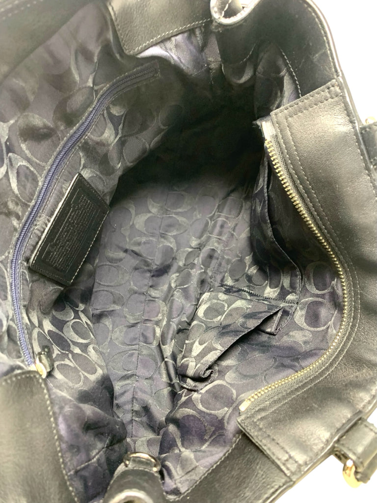 COACH  medium PURSE W
