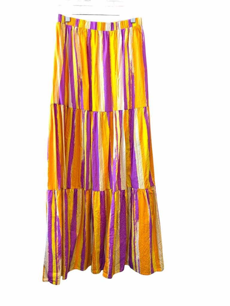 FLYING TOMATO Size medium SKIRT W