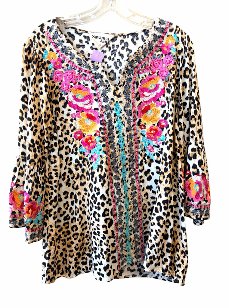SAVANNA JANE Size medium TOP  W