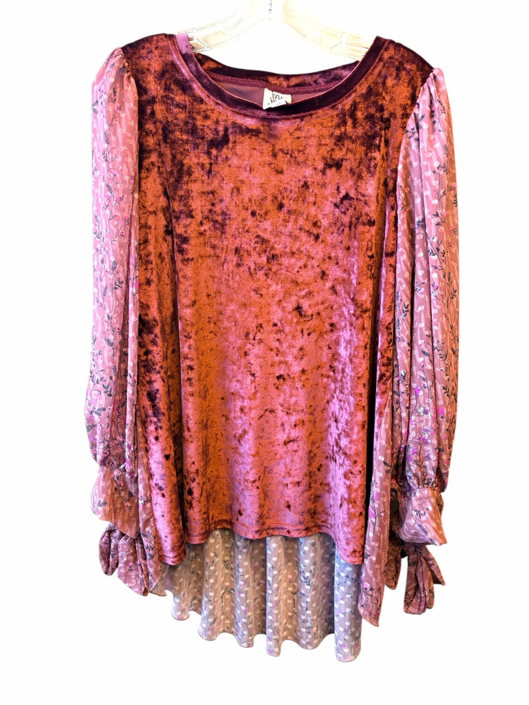 IVY JANE Size medium TOP W