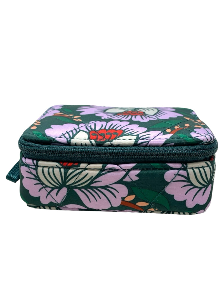 VERA BRADLEY  NEW! CASE