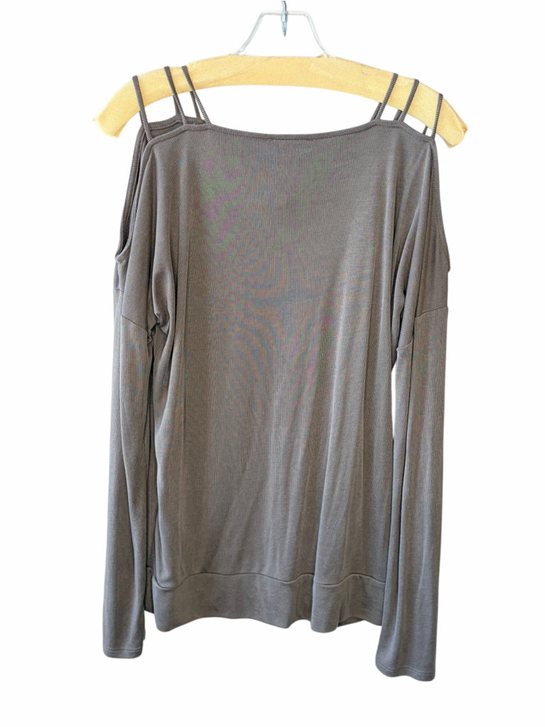 RED BY BKE Size large TOP  W
