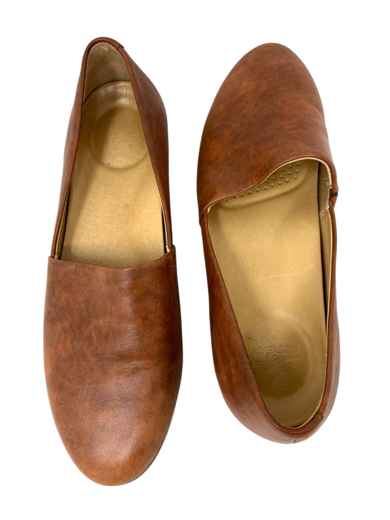 DANSKO Size 7.5 LOAFER W