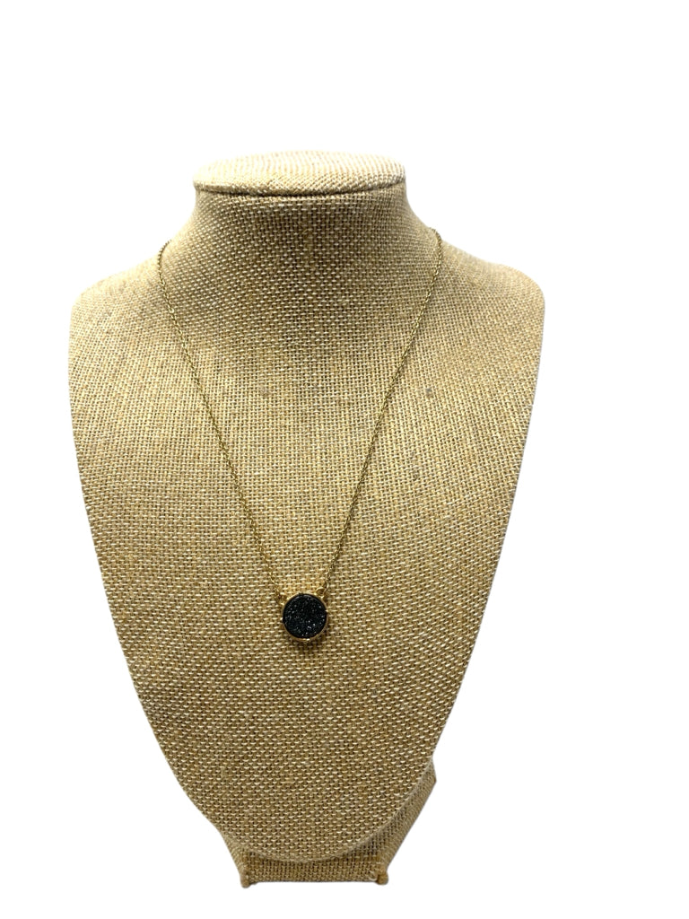 NECKLACE W
