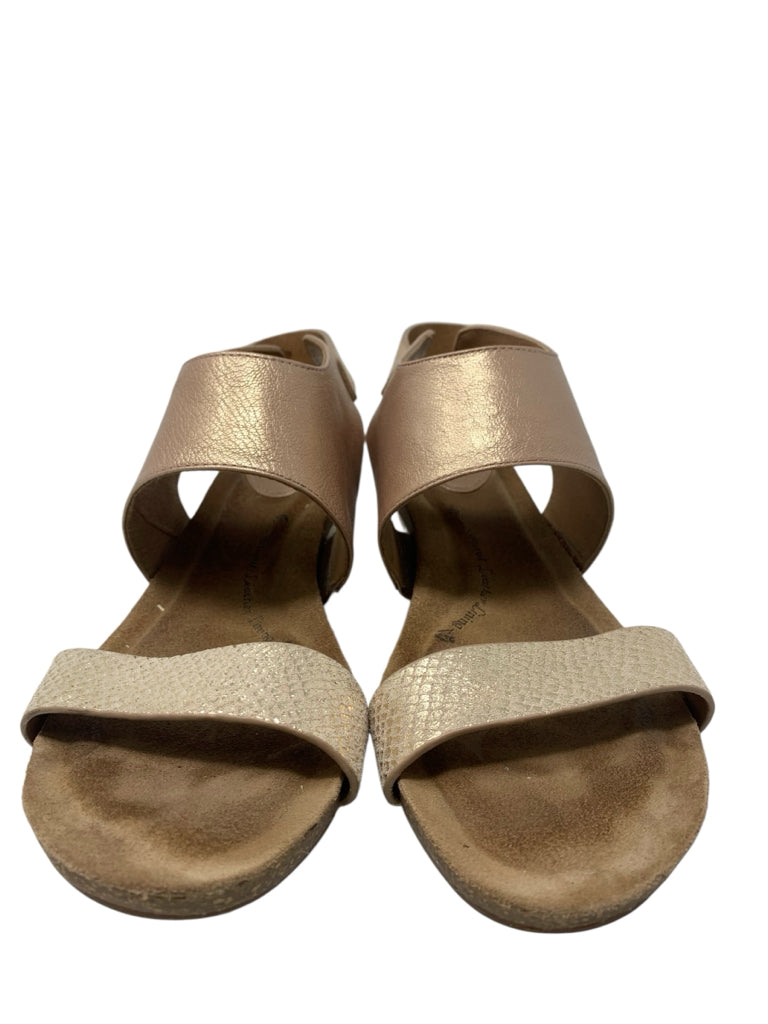 SOFFT  8.5 WEDGE W