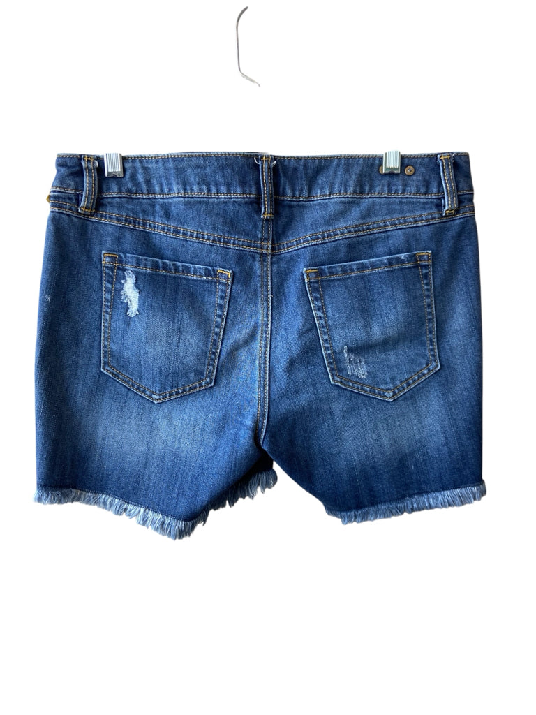 CABI Size 4 SHORT W