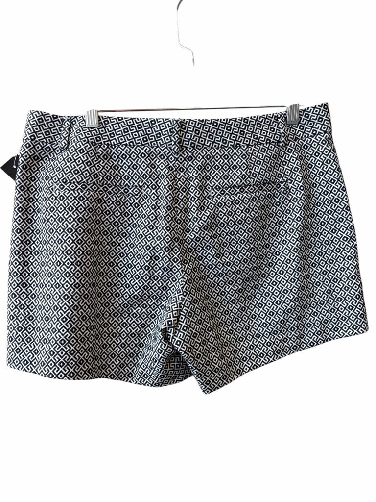BANANA REPUBLIC Size 8 SHORT W