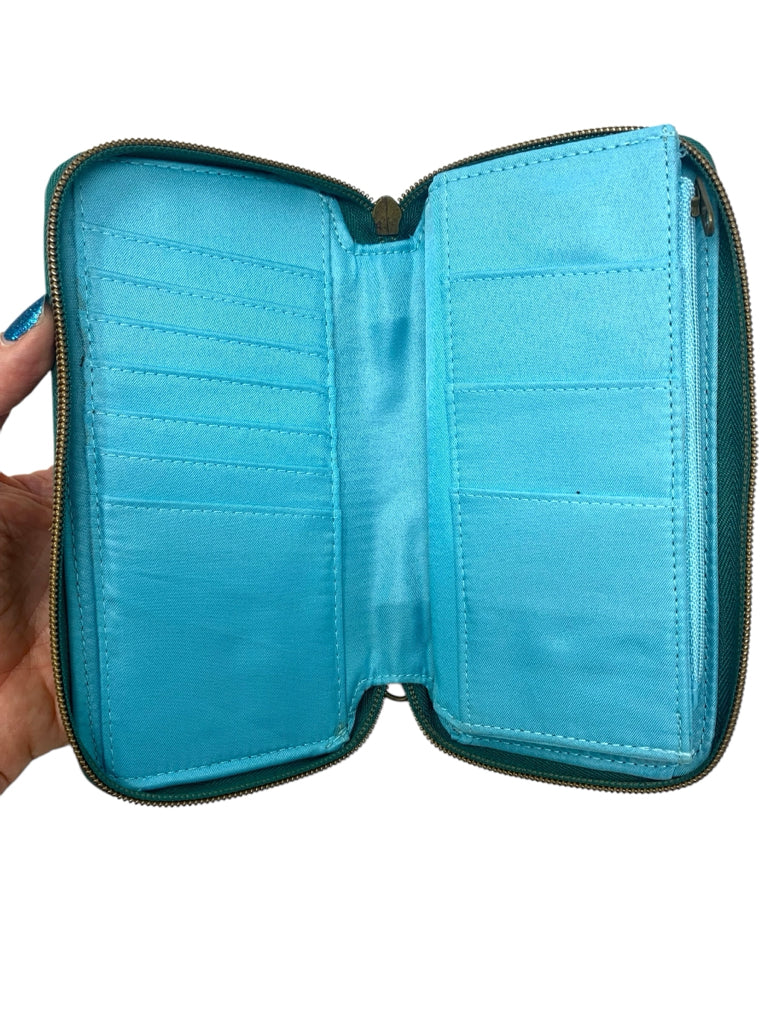 TRAVELON  medium WRISTLET