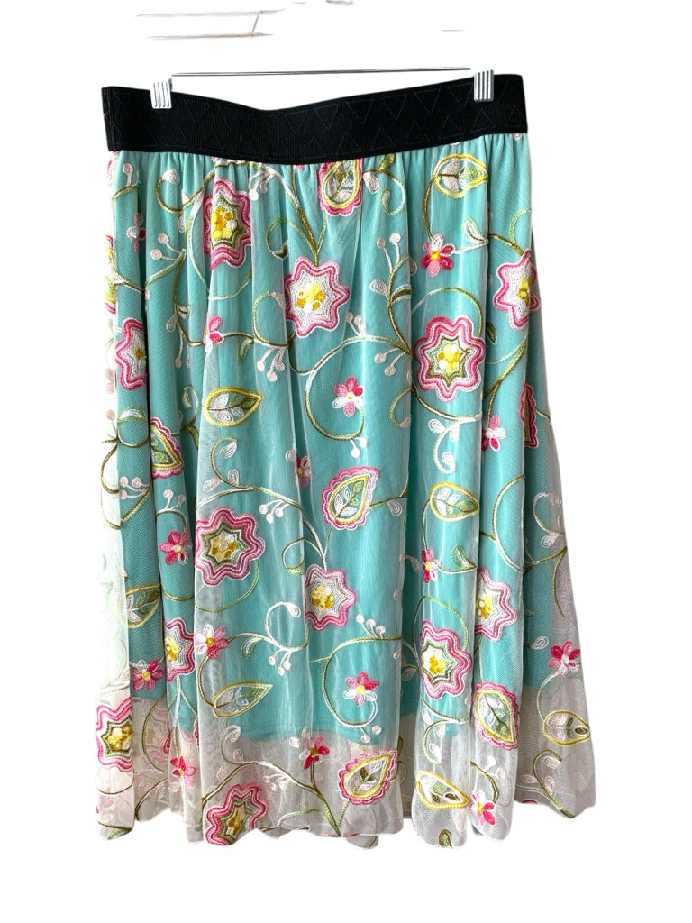 LULA ROE  medium SKIRT W