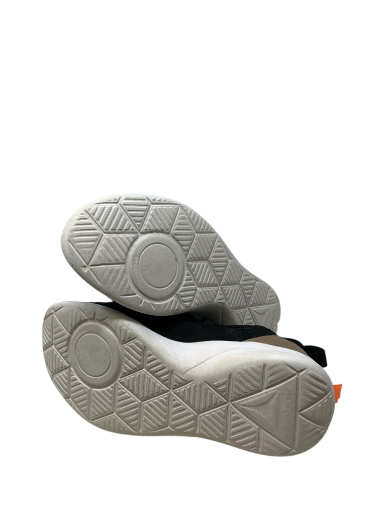 REEBOK  8 SNEAKERS W