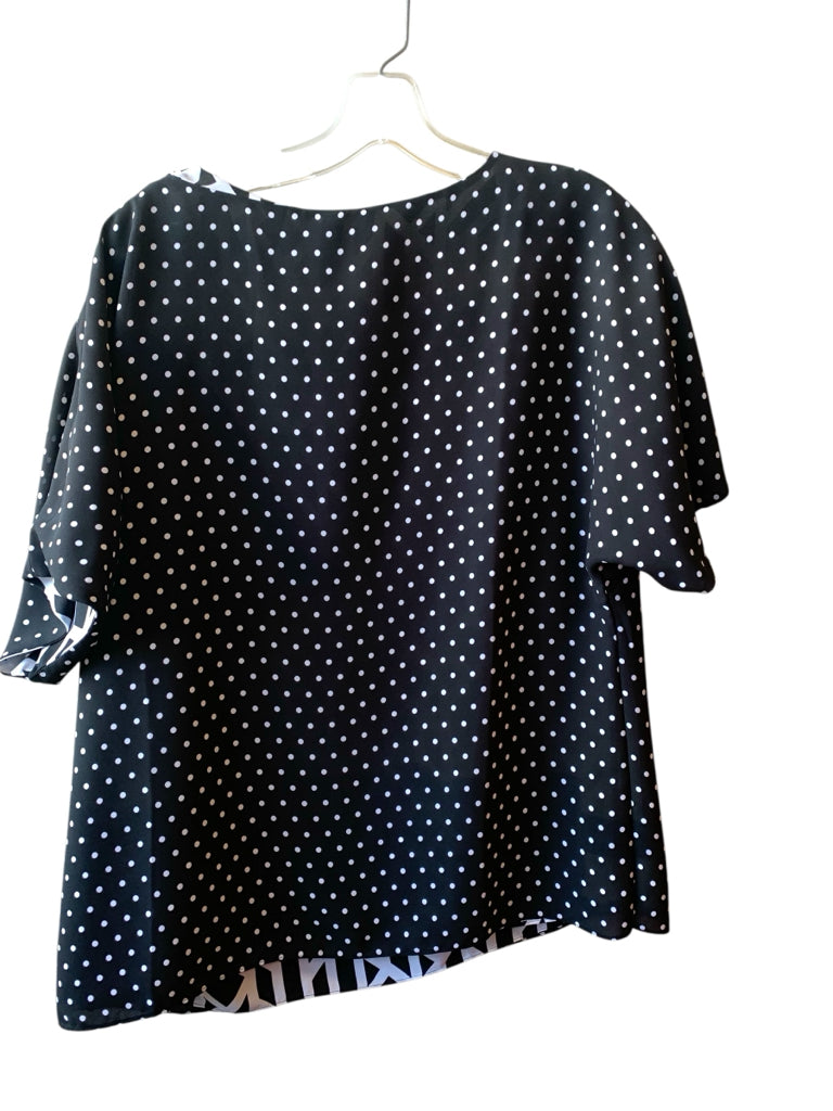 CHICO'S  medium TOP W