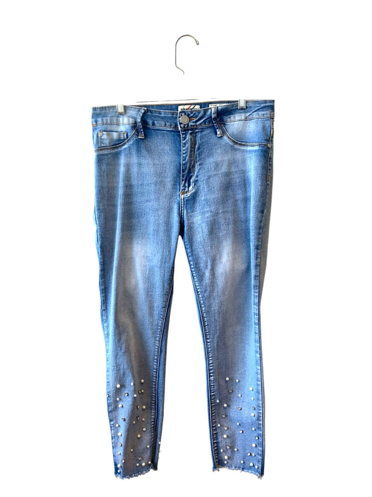 DENIM BLVD.  11 JEANS W