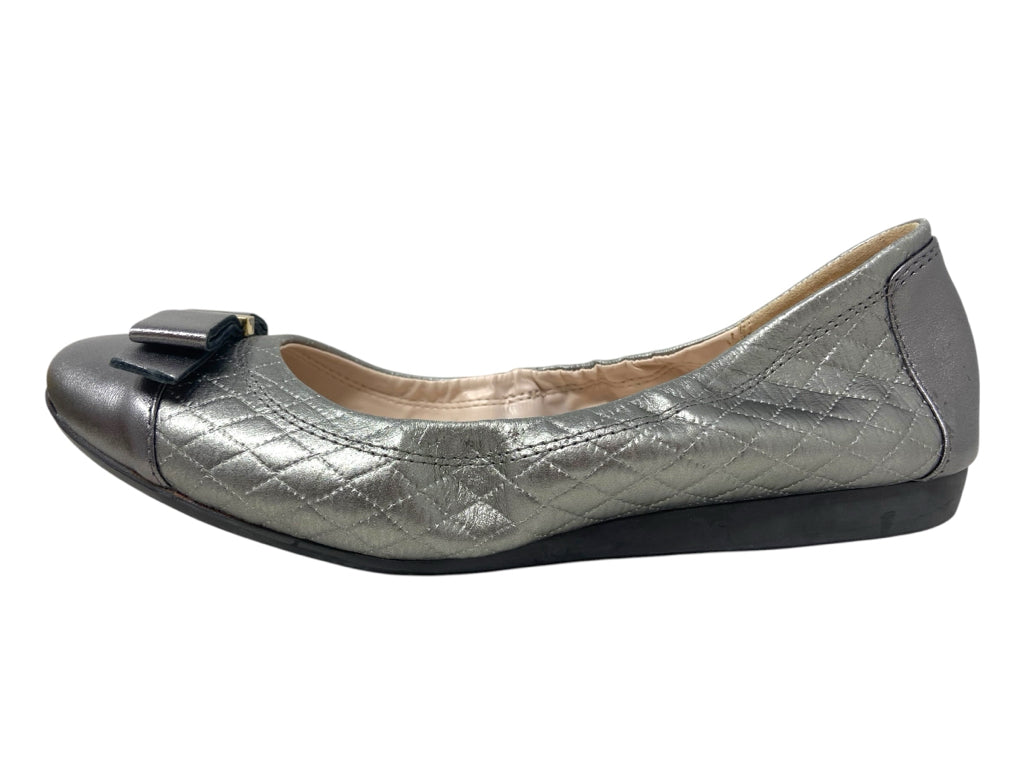 COLE HAAN Size 8.5 FLAT W