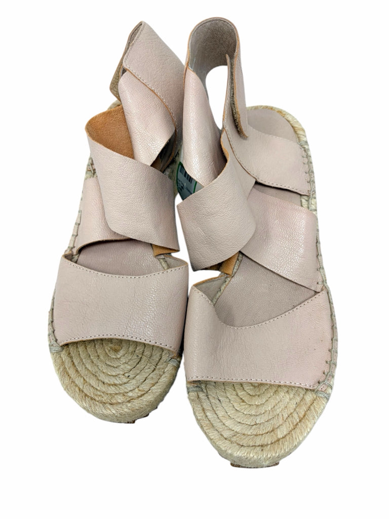 EILEEN FISHER Size 6.5 WEDGE W