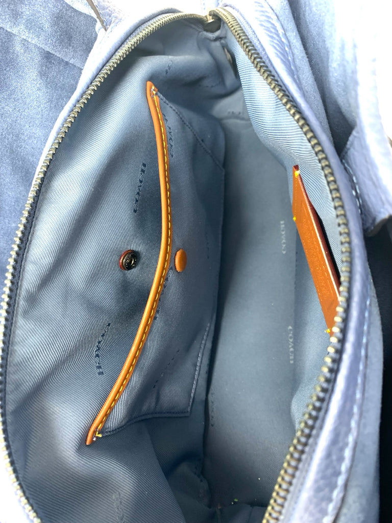 COACH  medium PURSE W