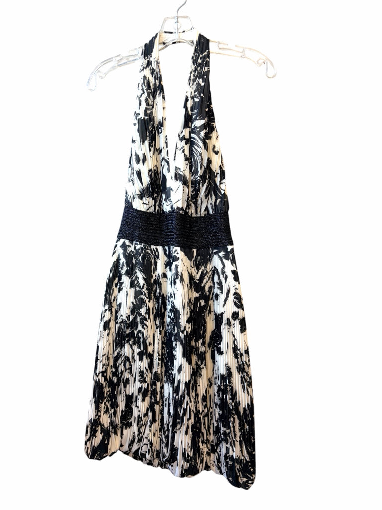CARMEN MARC VALVO Size 4 DRESS W