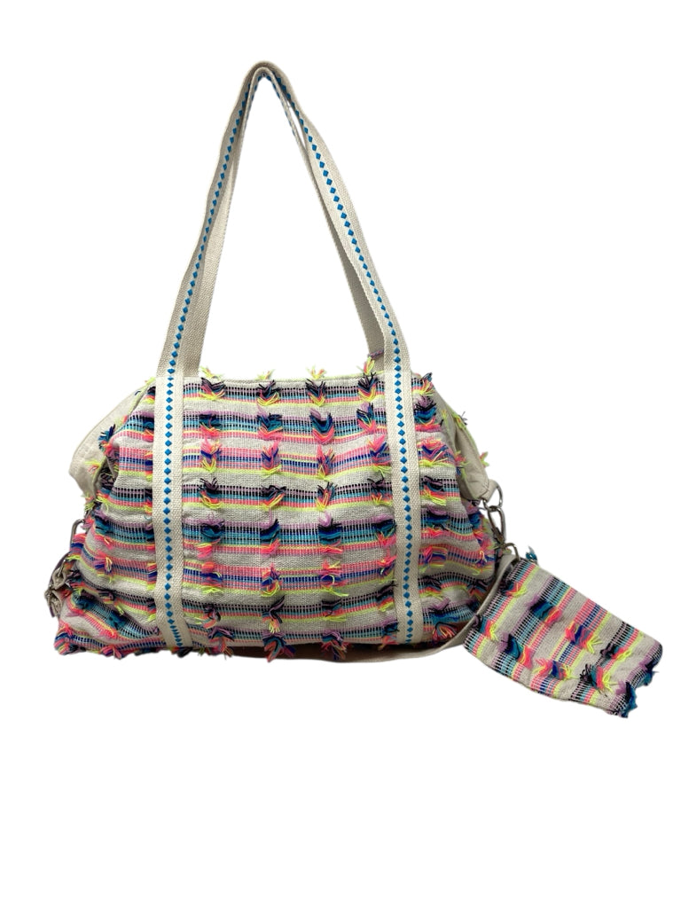 AMERICA & BEYOND Size large BAG W