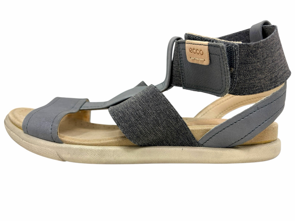 ECCO Size 7.5 SANDALS W
