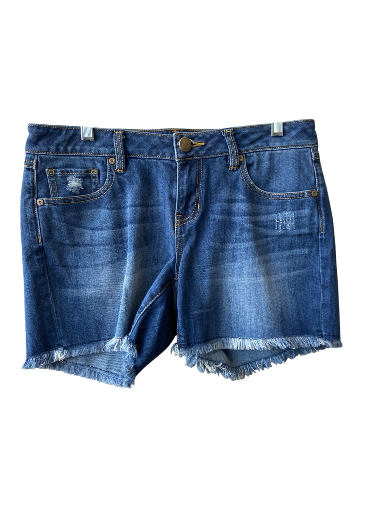 CABI Size 4 SHORT W