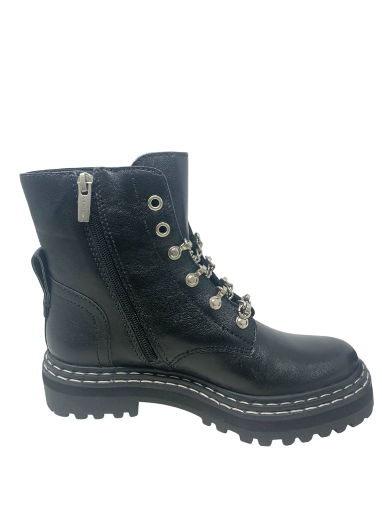VINCE CAMUTO  6 BOOT W