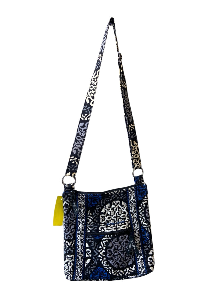 VERA BRADLEY Size large CROSSBODY W