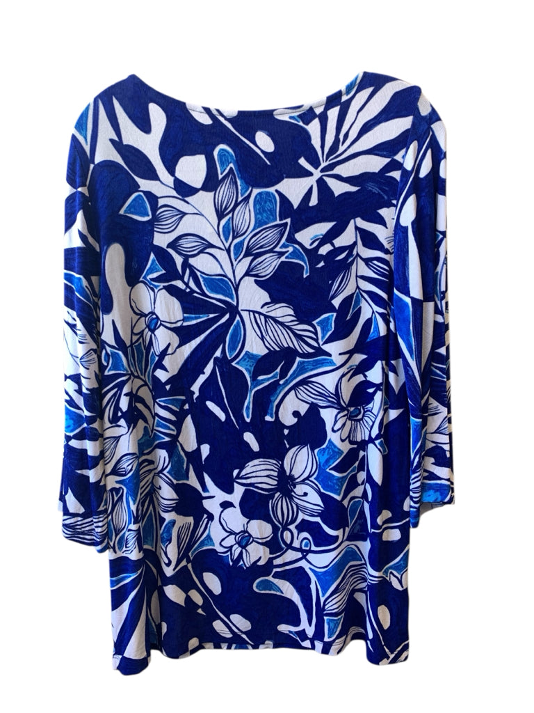 CHICO'S  medium TOP W