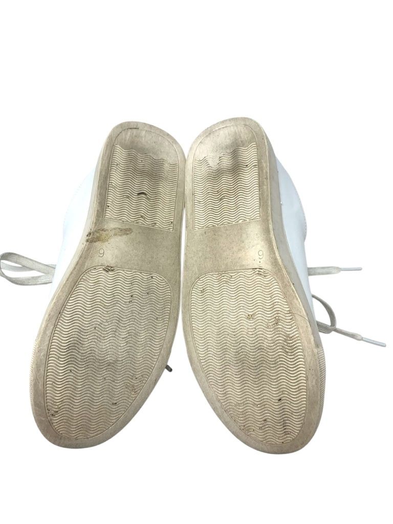 HEY GIRL BY CORKY'S  6 SNEAKERS W