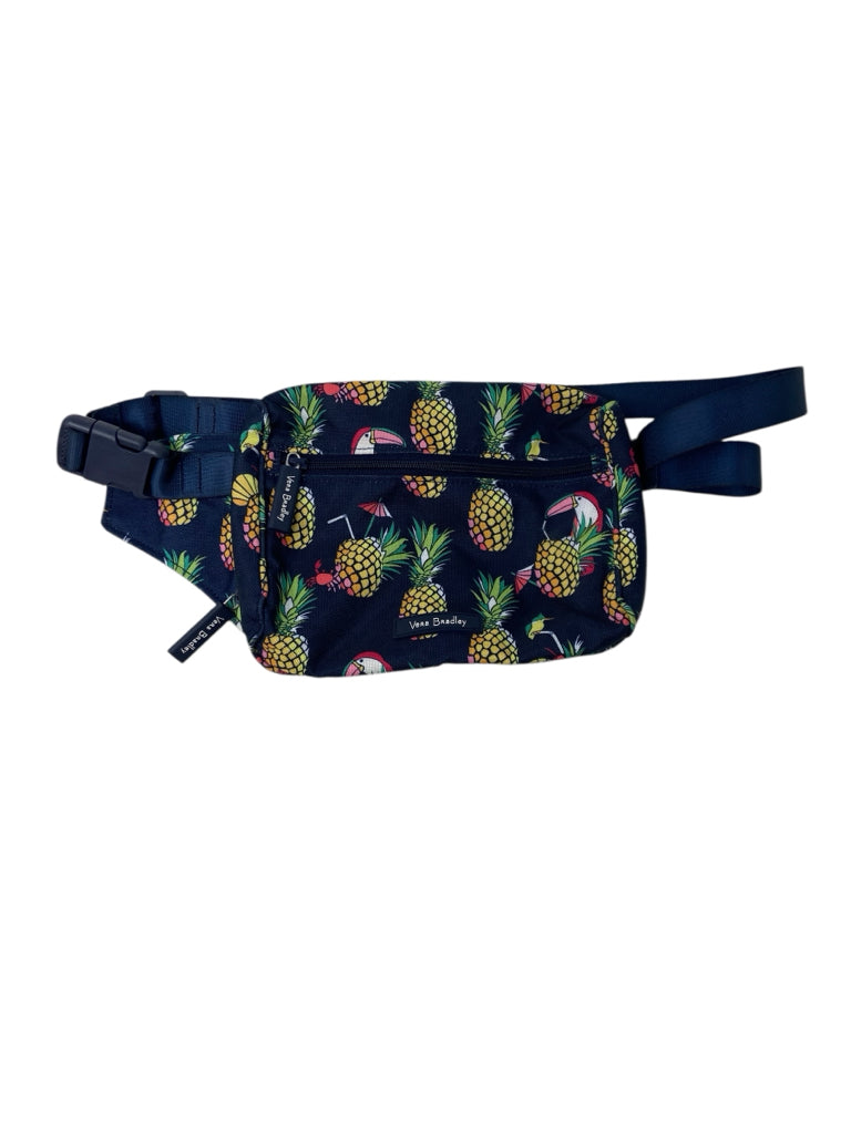 VERA BRADLEY Size medium FANNYPACK