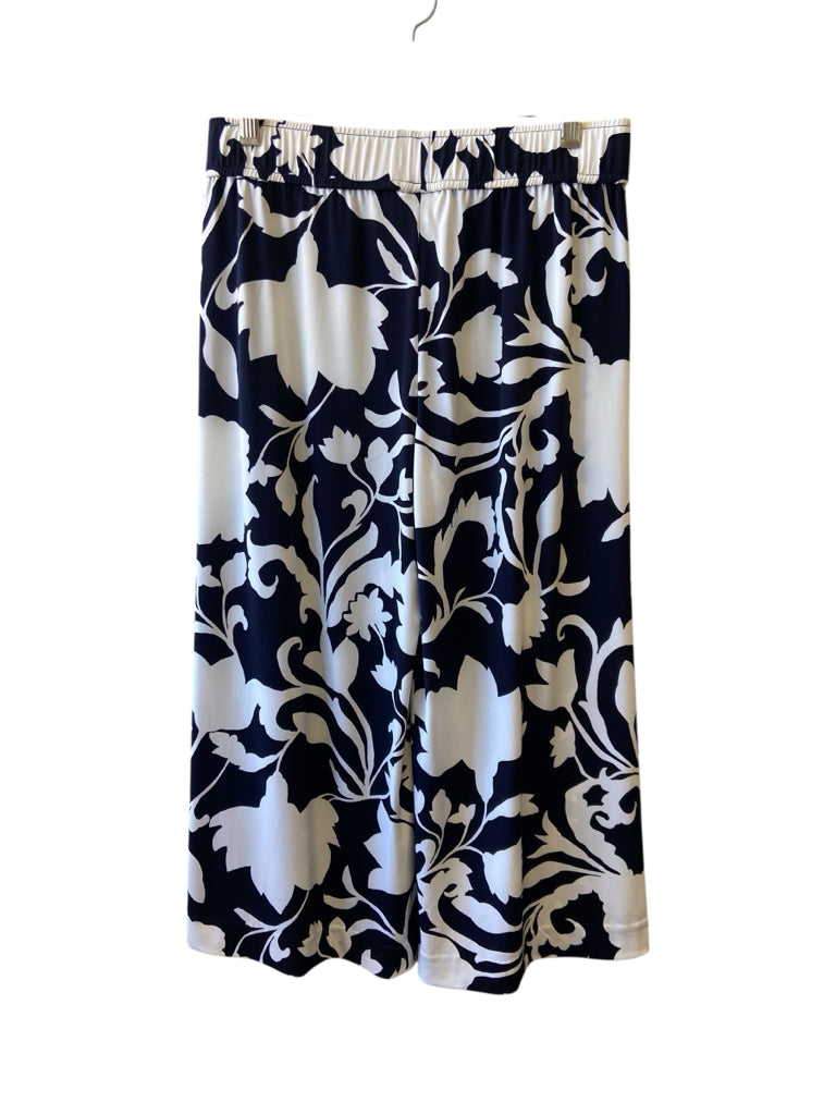 CHICO'S Size small CROP W