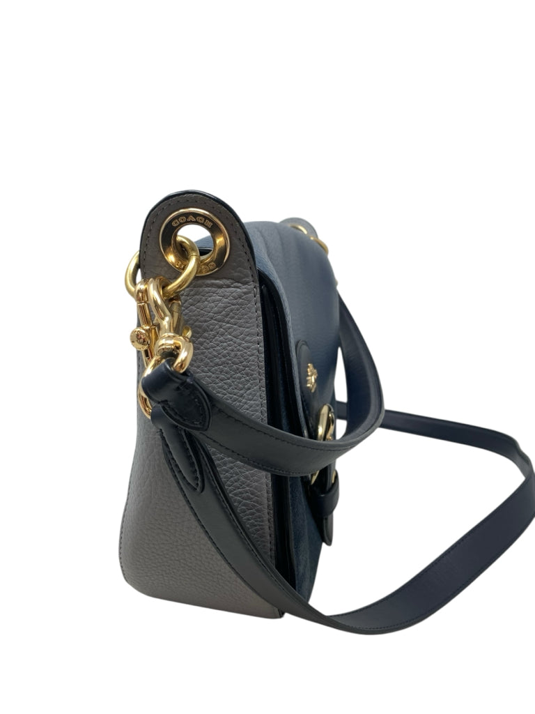 COACH  medium PURSE W