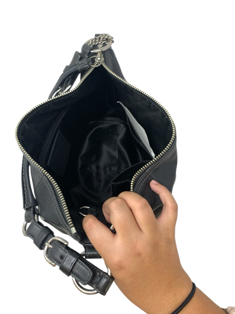 COACH  medium PURSE W